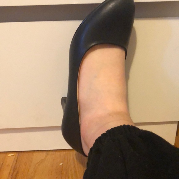 Black short heels - Picture 6 of 7